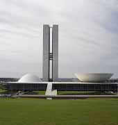  کنگره ملی برزیل از اسکار نیمایر؛ پیکره های هندسی شهری   